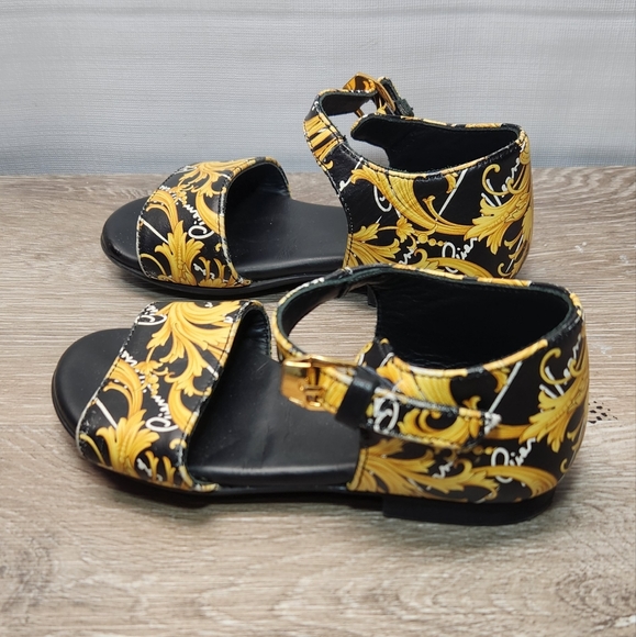 Versace baby black and gold leather sandals size 24= size 8.5 baby - Picture 6 of 6